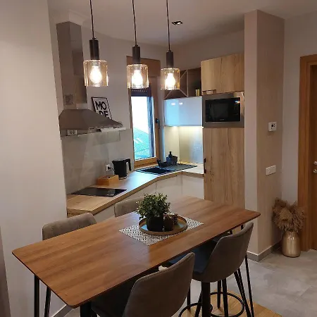 Red Pine Apartamento *