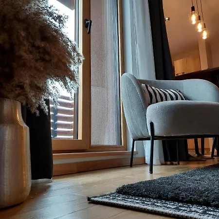 Apartment Red Pine *