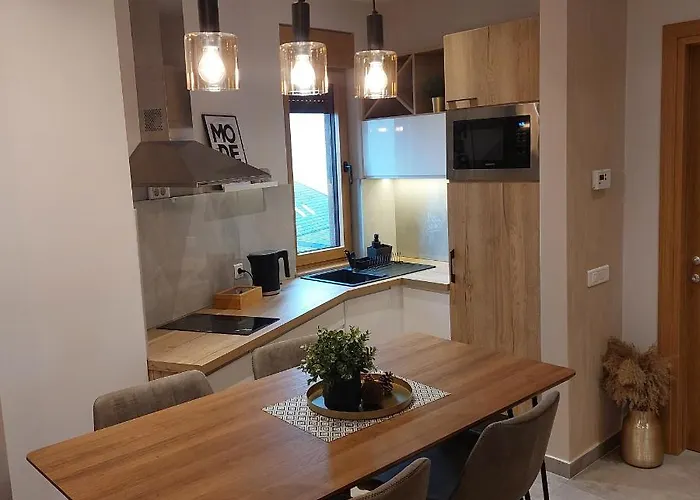 Red Pine Appartement *